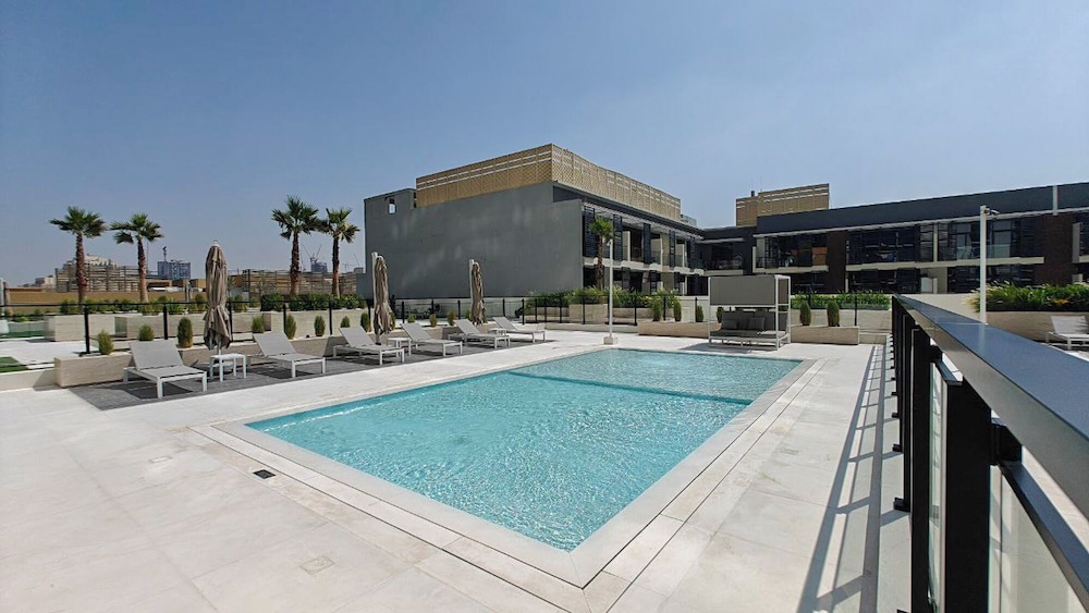 Vogue | Binghatti Corner JVC-7mins Sky Dubai 3 mins Cirle Mall Brand New