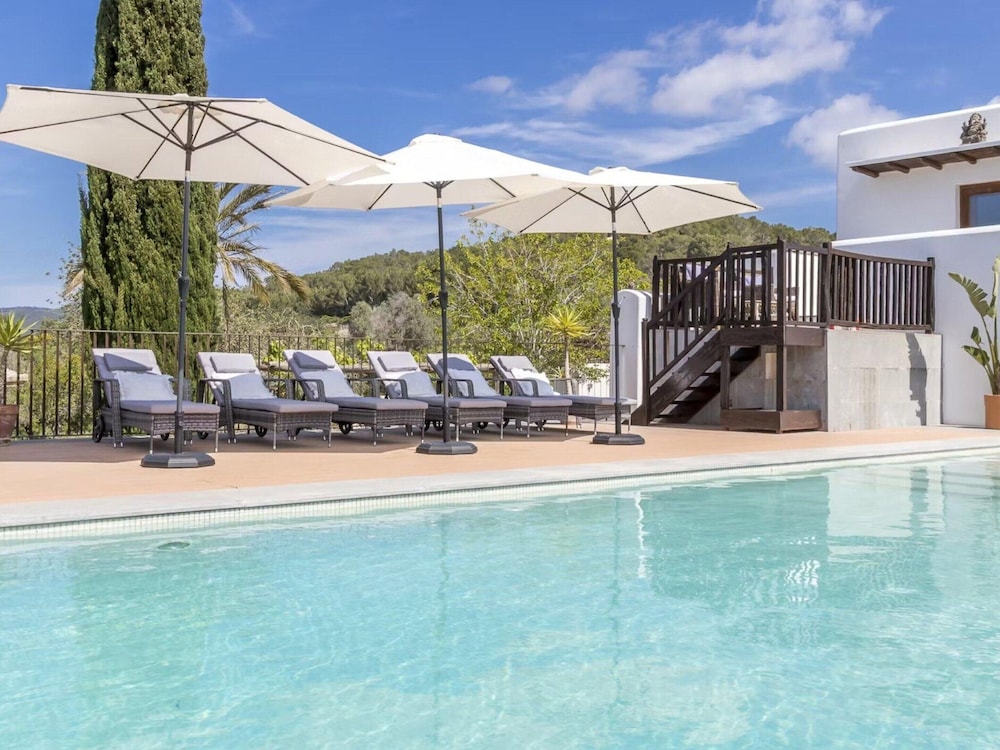 Rural Hideaway Villa in Stcarlos