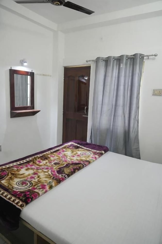 Varanasi Rest House