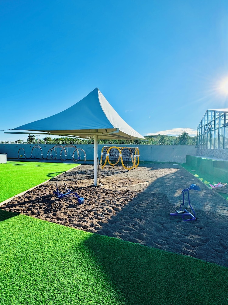 QING Luxury Campground Hotel
