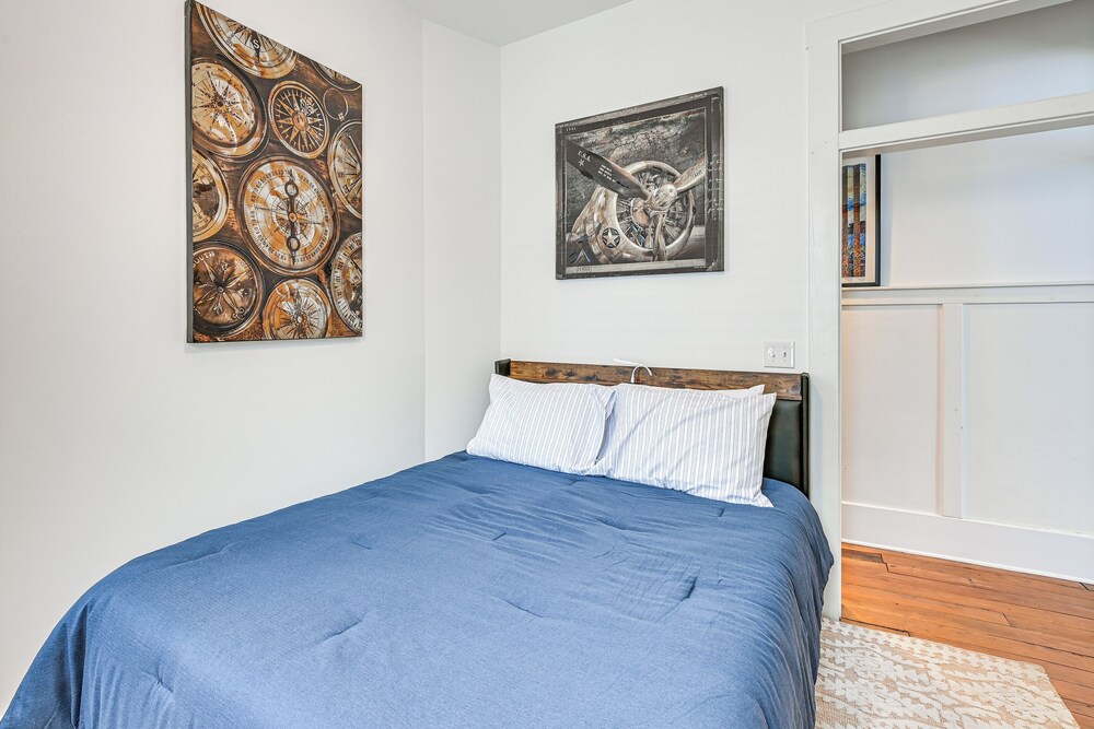 Family-friendly Louisville Gem: Prime Location!