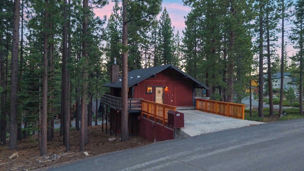 Secluded Incline Village Stay w/ Deck Near Diamond Peak & Lake Cloud 9 and 1/2 by Avantstay