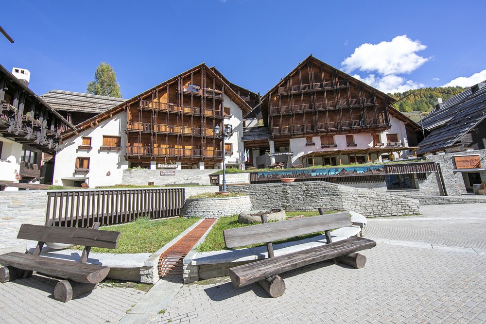 Grange Hike & Ski - 32D Sestriere view 3