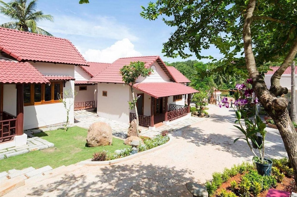 Hong Bin Bungalow Resort