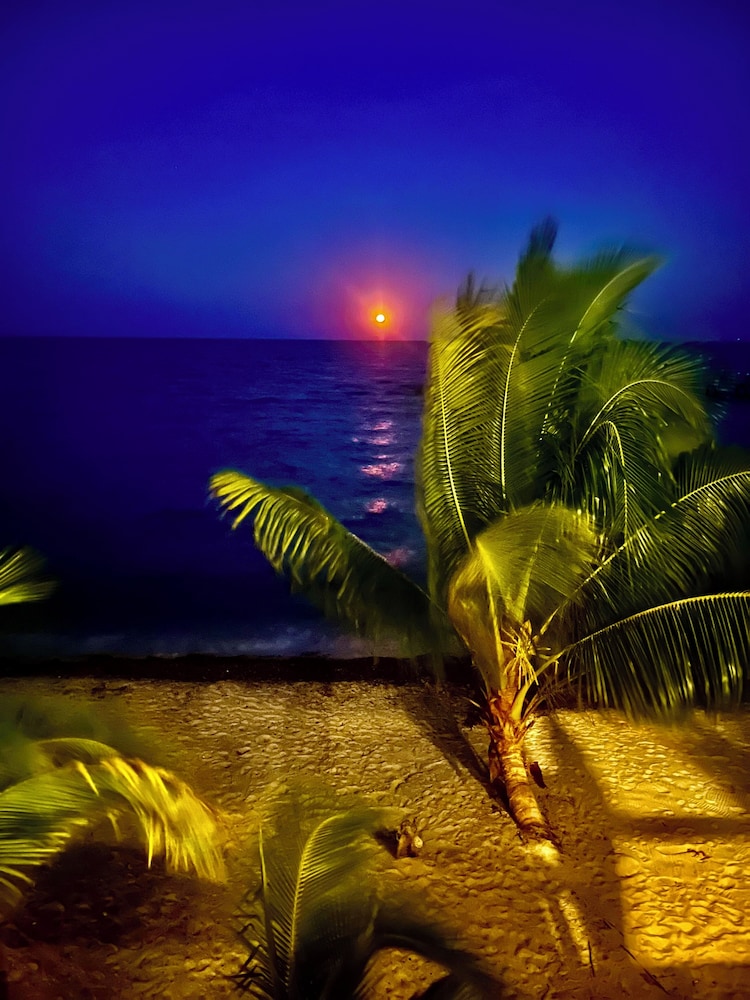 finca beach house and cabana