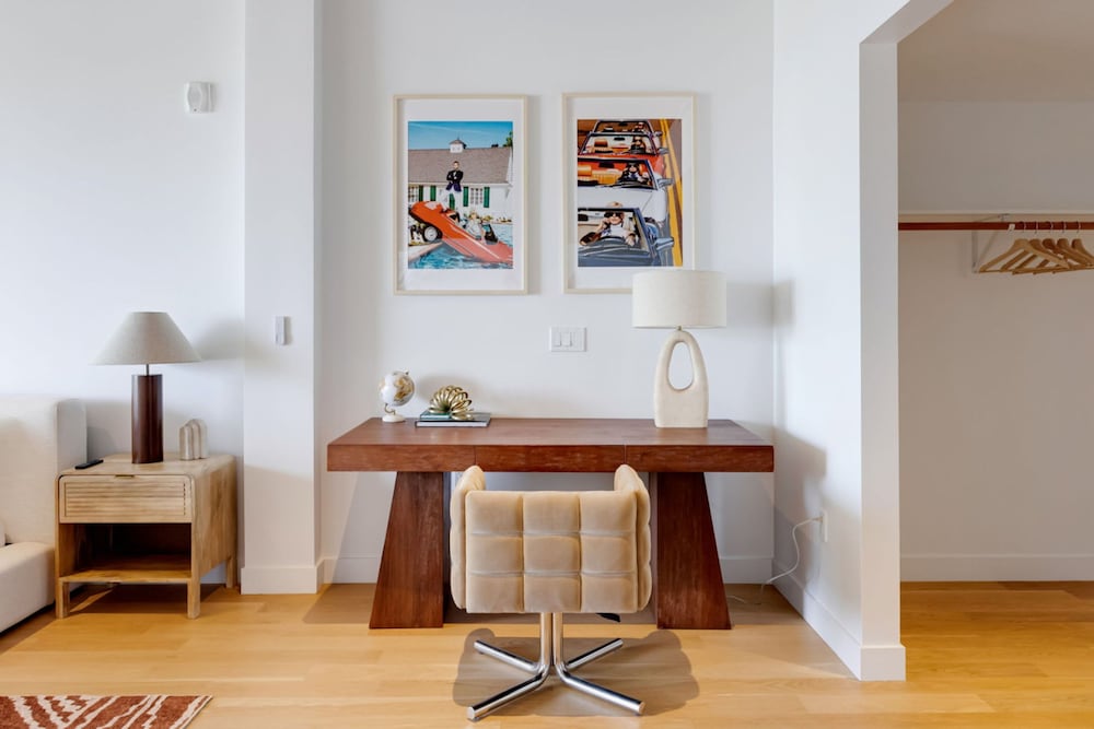 The Santa Monica Sunset - Beachfront Luxury