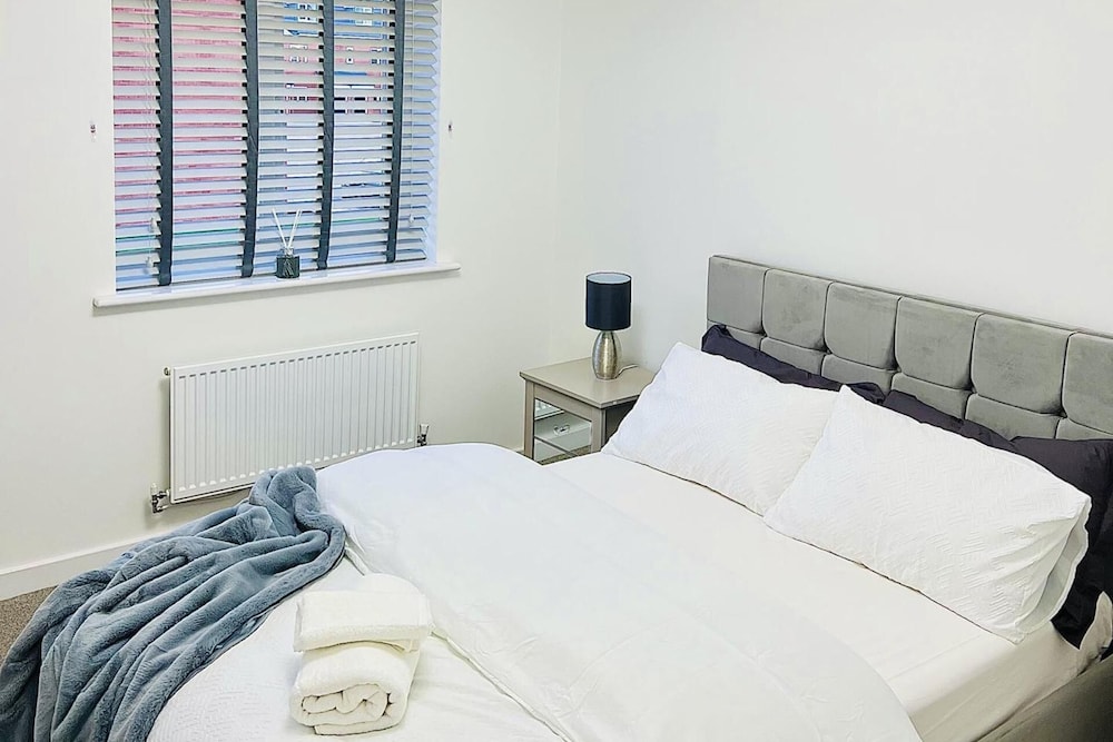 Cozy Coventry Retreat With 2 Bedrooms House