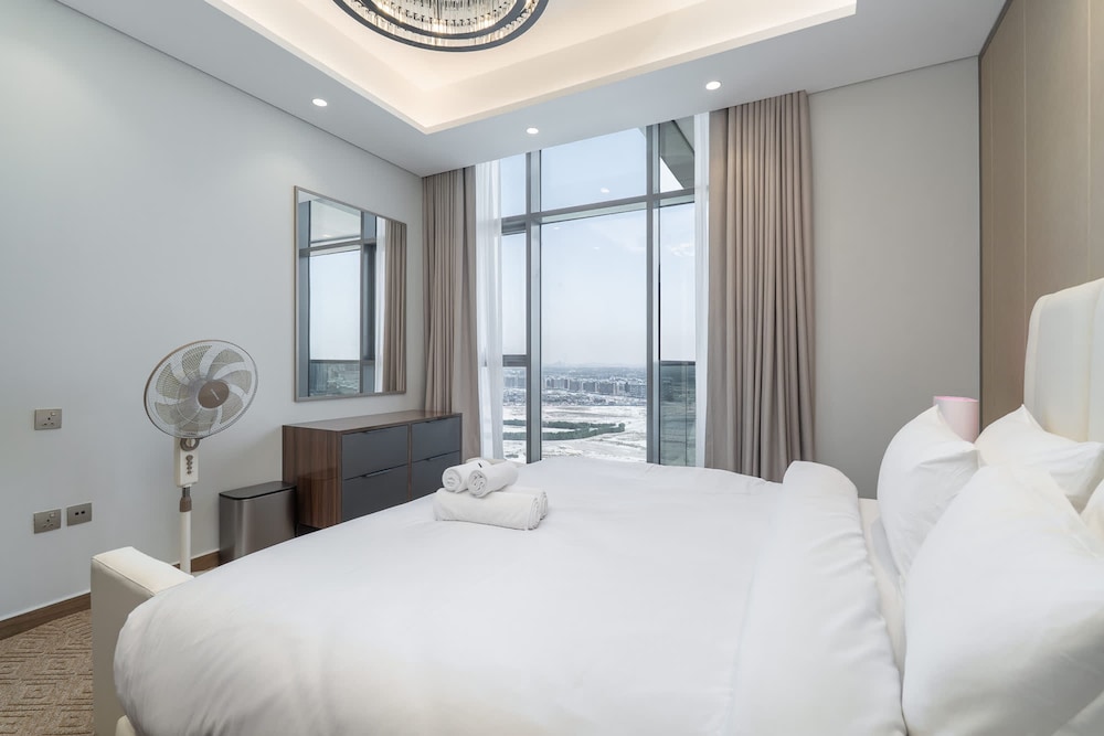 Fabulous and Spacious 2BR in Nobles Tower