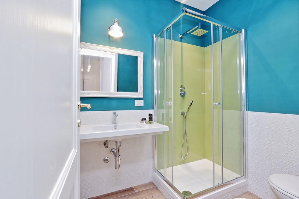 Rm-h501-pale6h3 Monti Apartments - M12