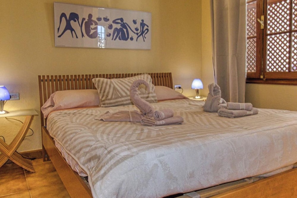 Ocean View-2 Bed-sleeps 4-marina