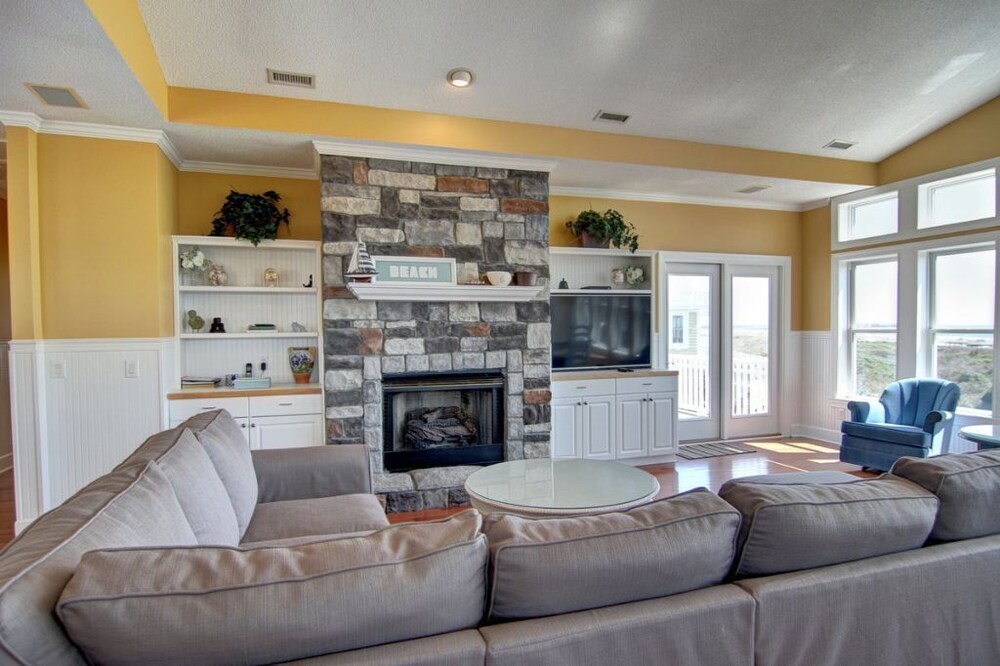 Dune Escape 5 Bedroom Home by RedAwning