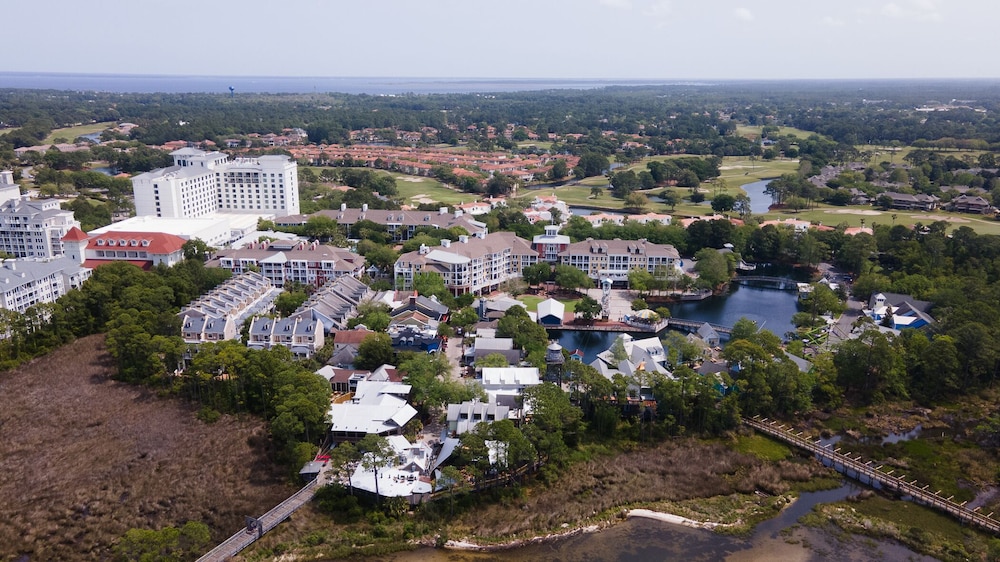 Sandestin Bungalo 46: Golf Cart, Pool, Beach