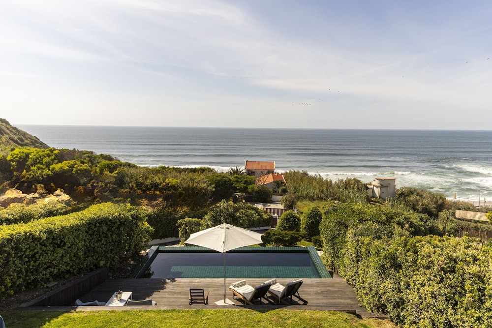 Coastal Charm Chalet by Cadenzalux