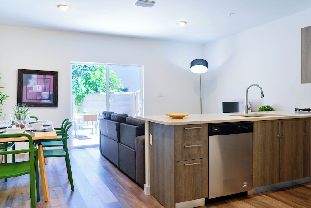 Stylish Townhouses by Design District