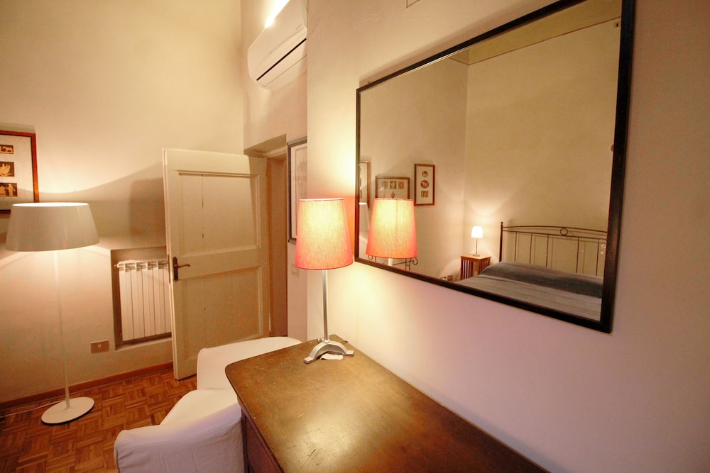 Via Giulia Apartments