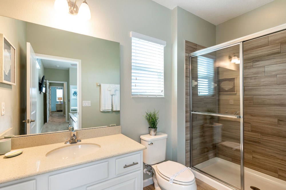 Lake Breeze 6 Bedrooms - Image 3