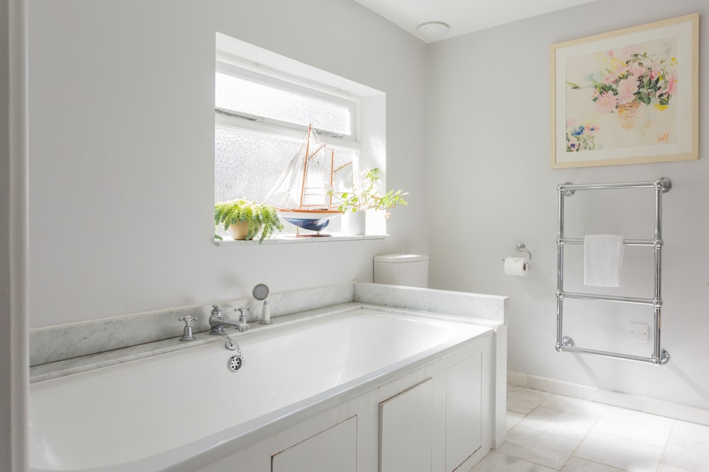 Oakington Road by Onefinestay