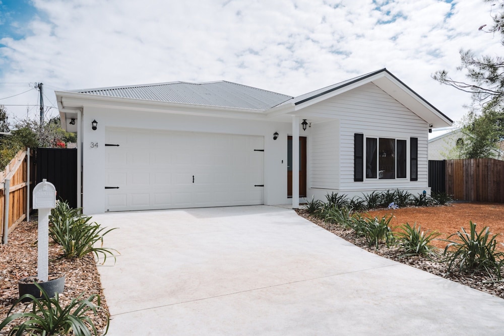 Exquisitely Spacious 3-bed Home