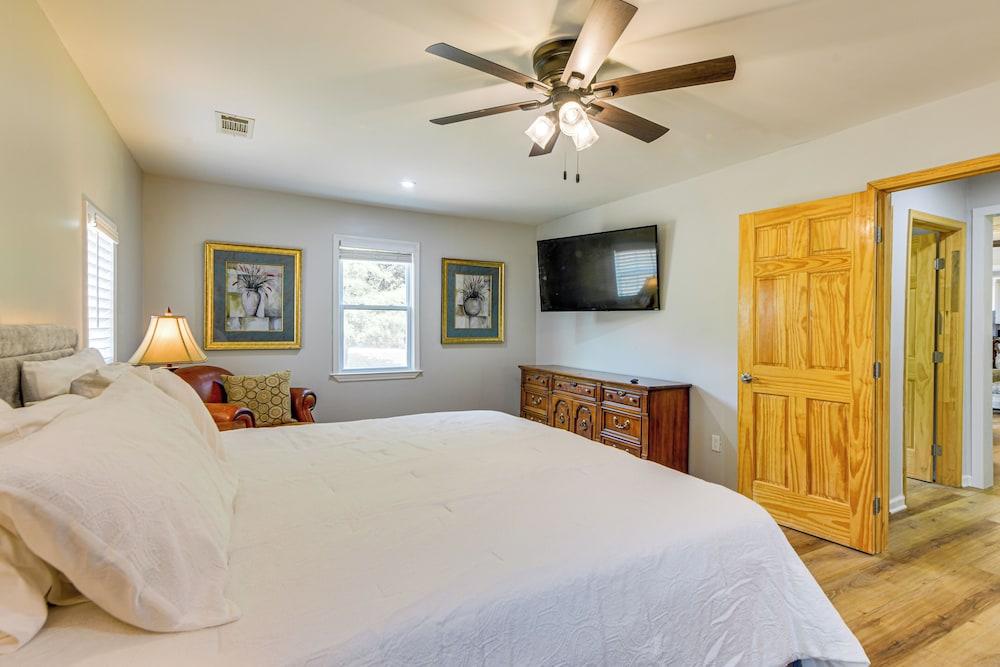 Hike, Swim & Explore: Secluded Hideaway in Shiloh!