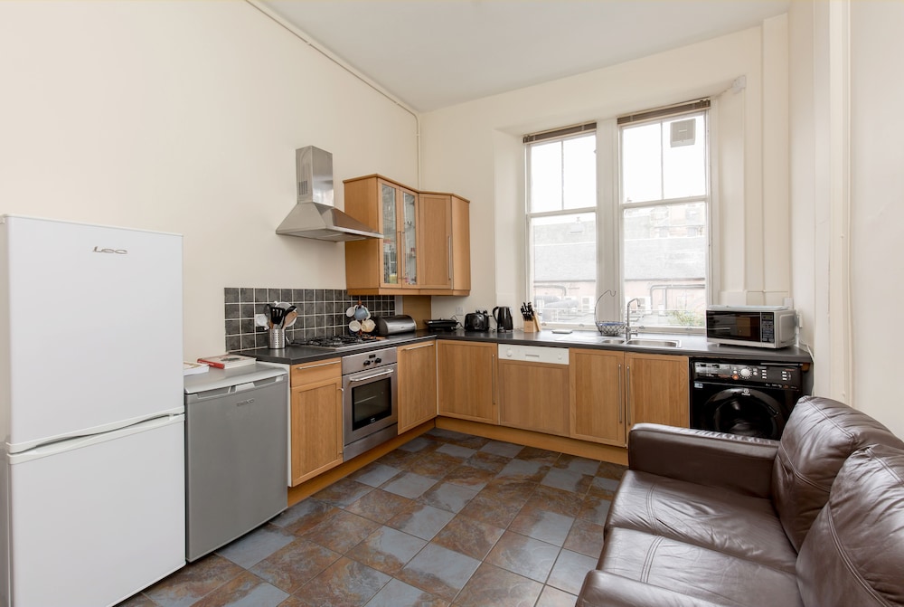 Silver Lining Lochrin Terrace Apartment view 4