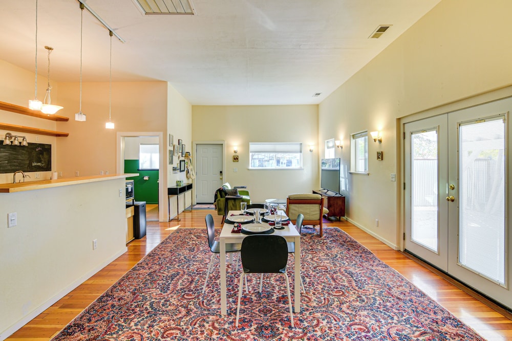 1 Mi to City Plaza: Family-friendly Chico Home