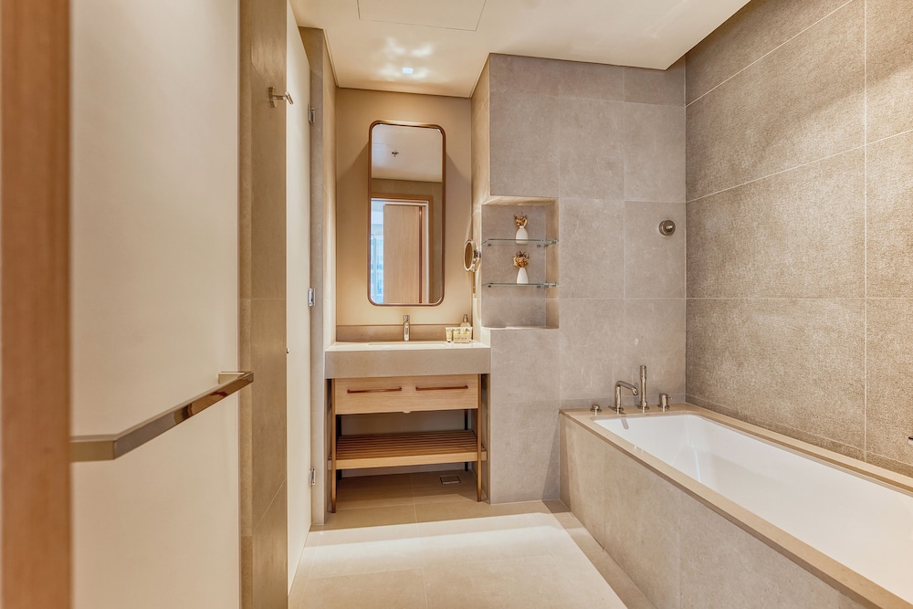 PVH - Magnificent 2BR - Vida Dubai Mall