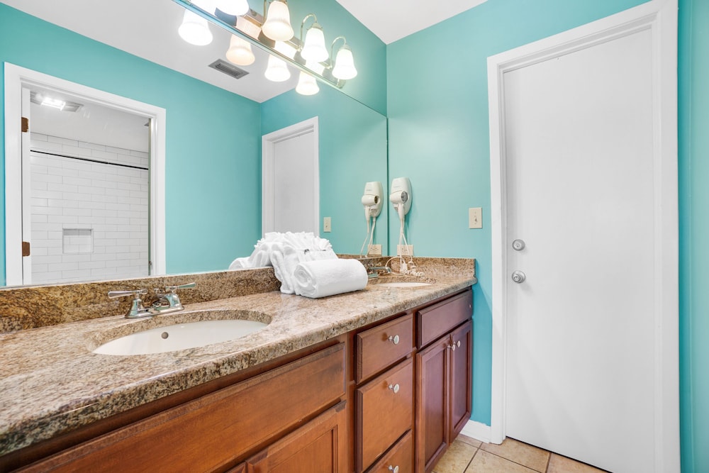 Edgewater Beach & Golf Resort by Panhandle Getaways