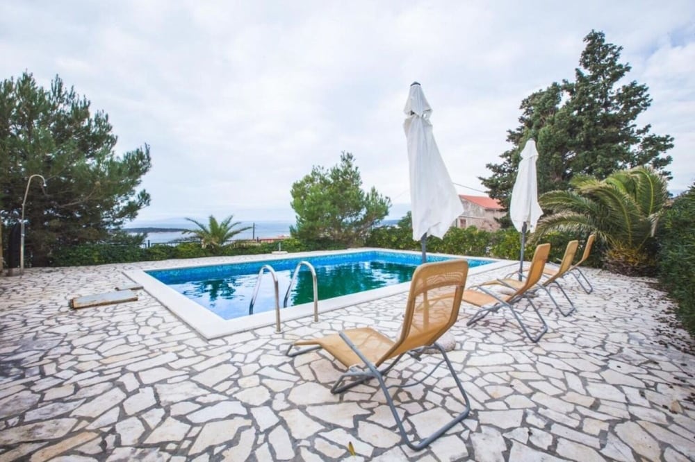 Irena - Apartment With Pool - A1 en Rab — recepcion & lobby