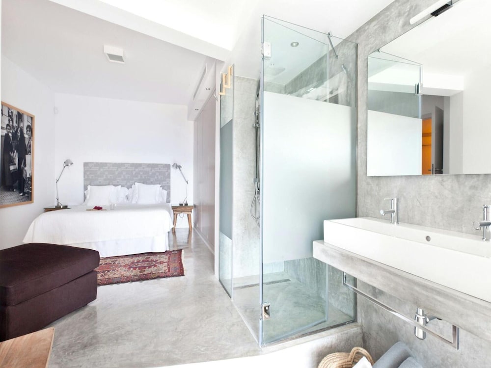 Holiday Home With Private Jacuzzi