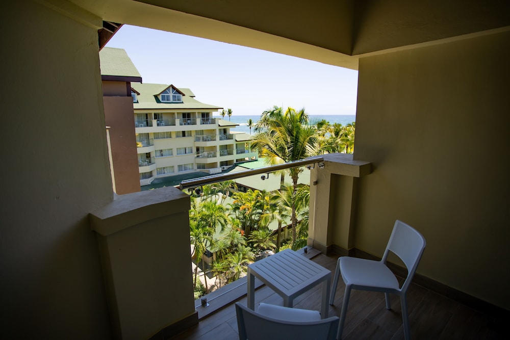 Coral Costa Caribe Beach Resort - All Inclusive - Property Image 5