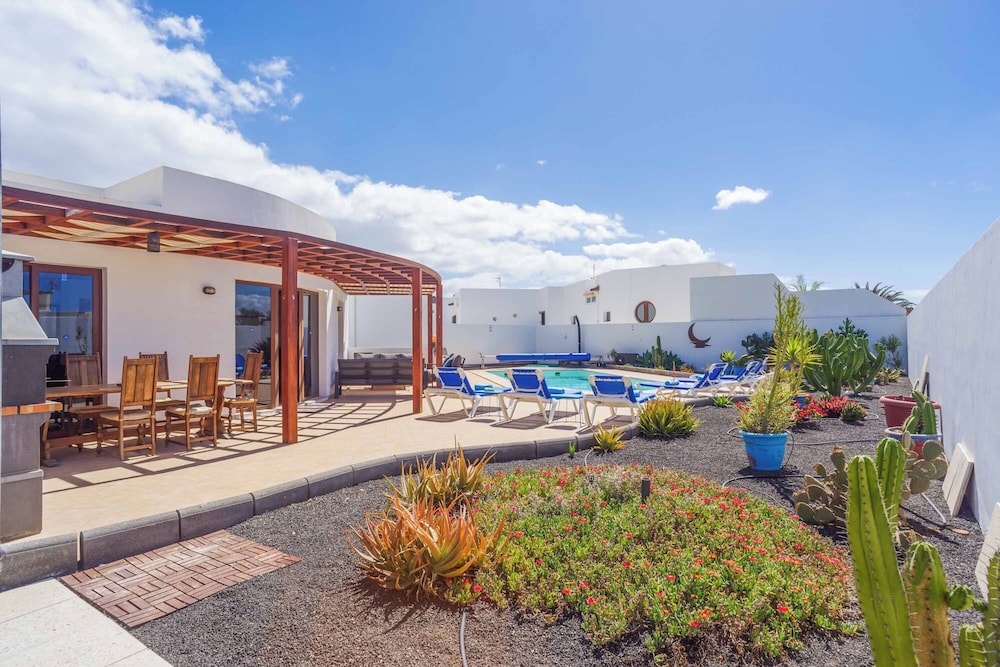 Villa Luar