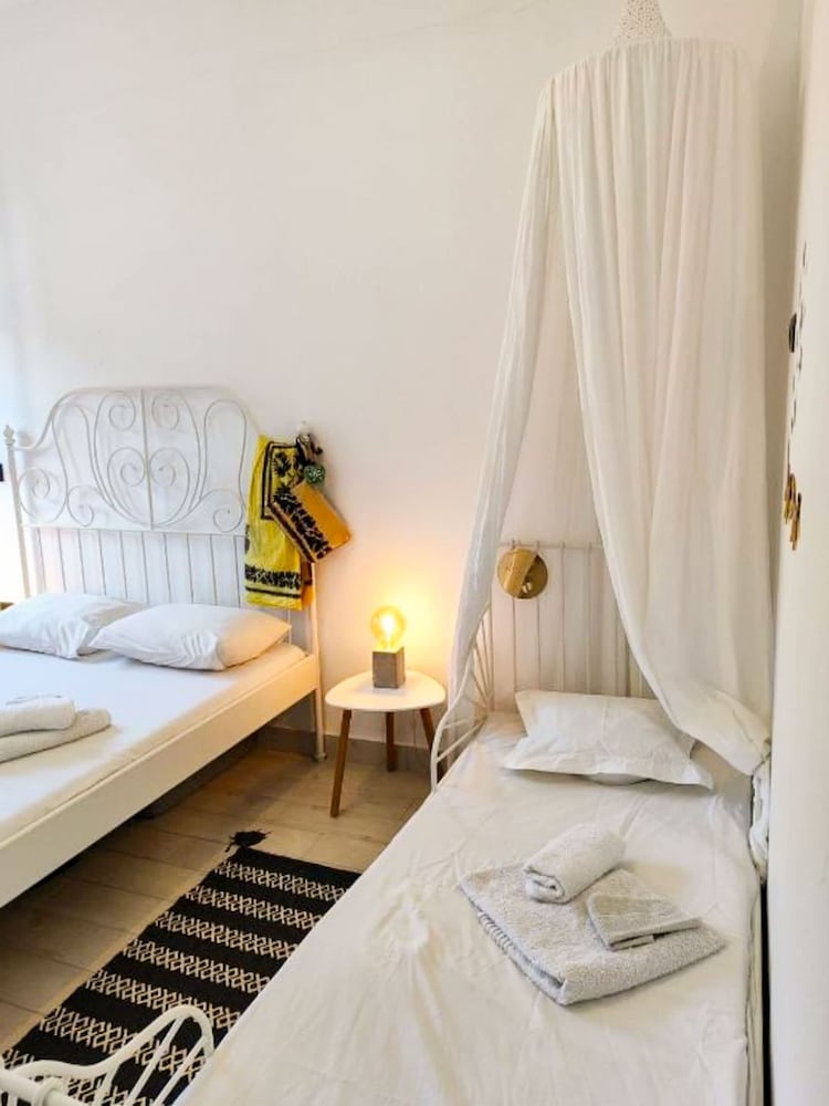 Marilous House - Skyros Beachfront Getaway