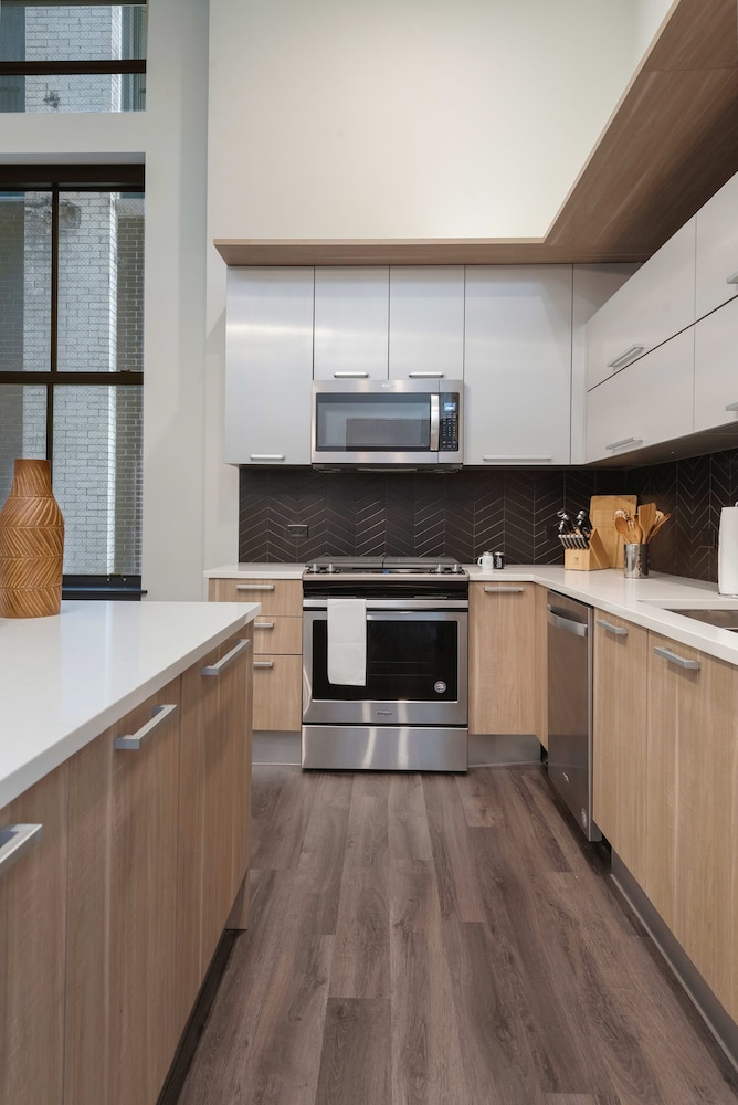 Two Units Seamless Stay Downtown Convenience