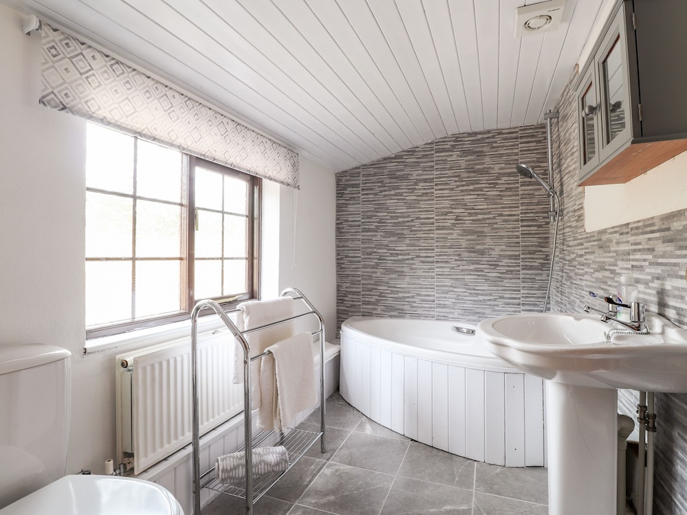 Barn Court Cottage
