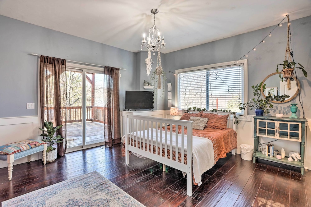 Lovely Lake Arrowhead Home w/ Private Hot Tub view 5