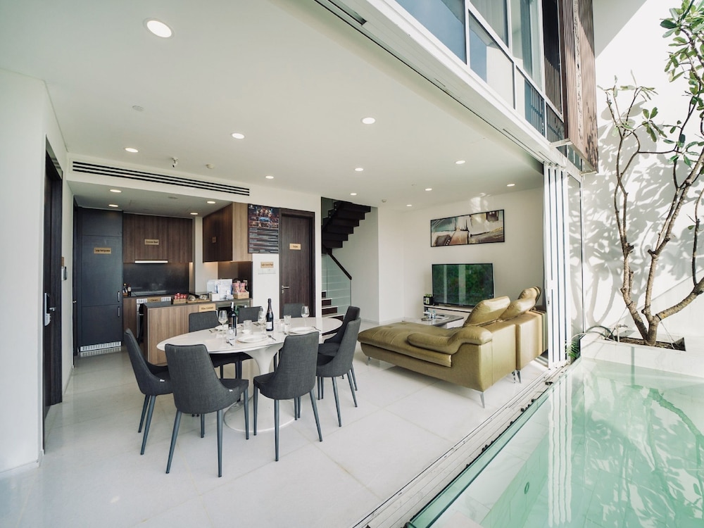 Serenity Luxury Private Pool Villas - Free One Way Airport Shuttle