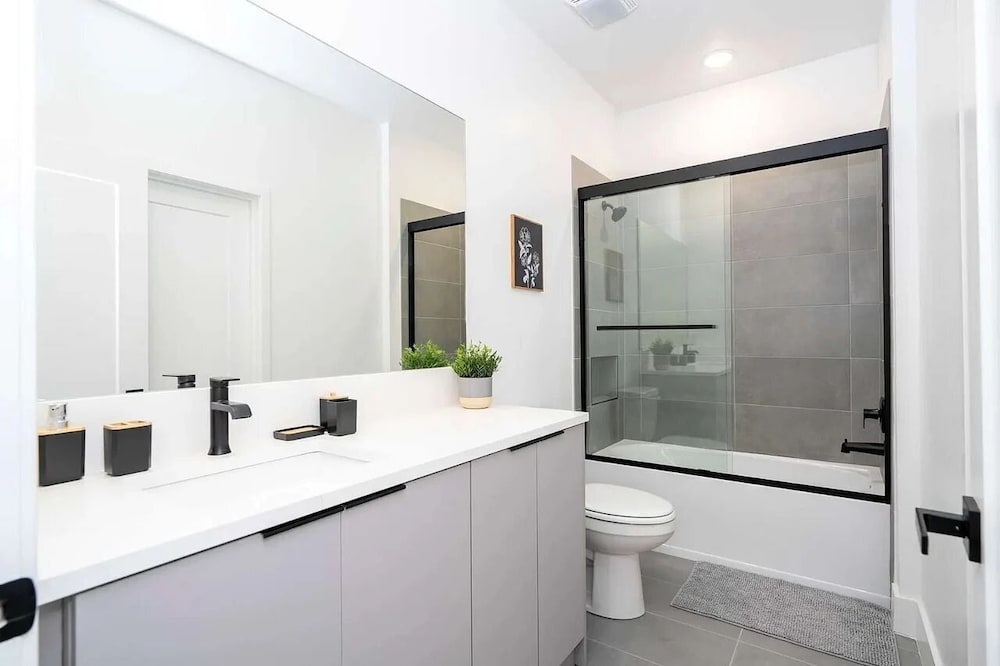 Luxury Villas Collection - Near Parks & Shopping