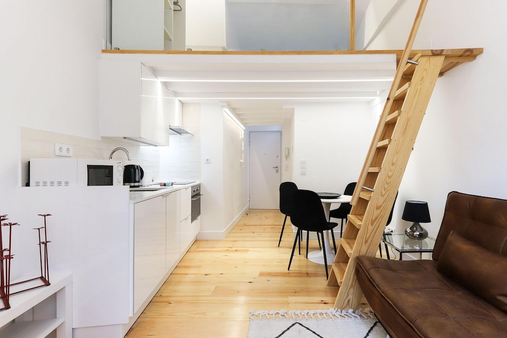 Charming Santos by Homing view 3