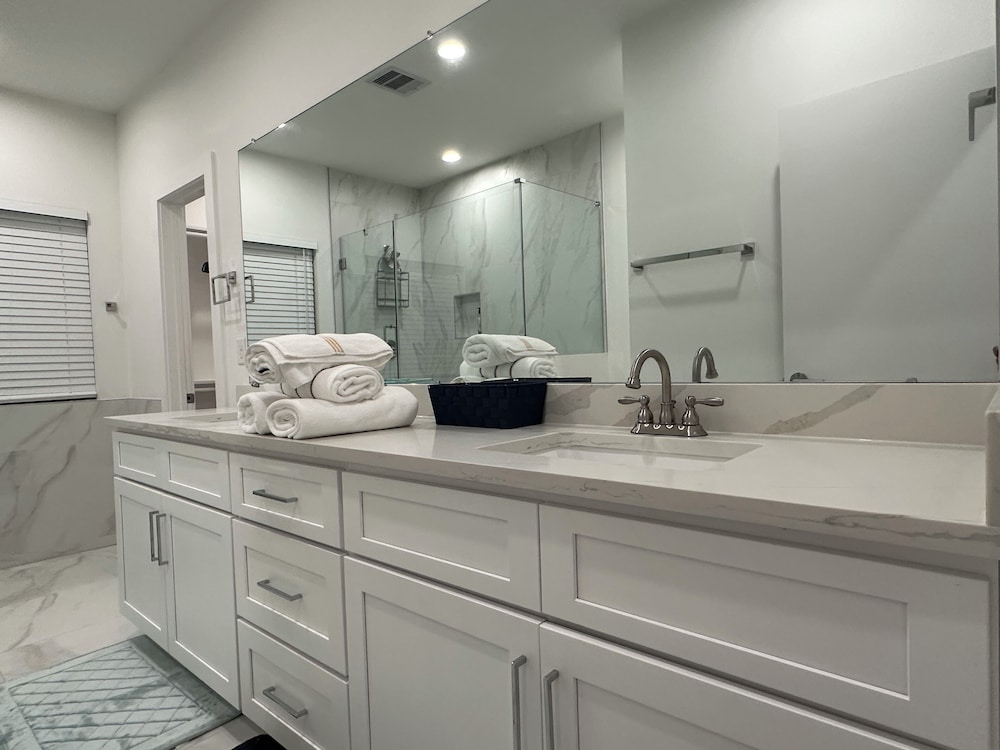Luxury 3BR for Families Nurses and Group