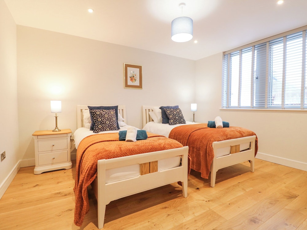 Oakwood Lodge
