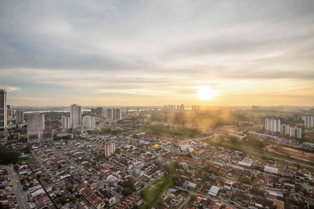 2BR Apt Space Residency Near KSL CIQ JB