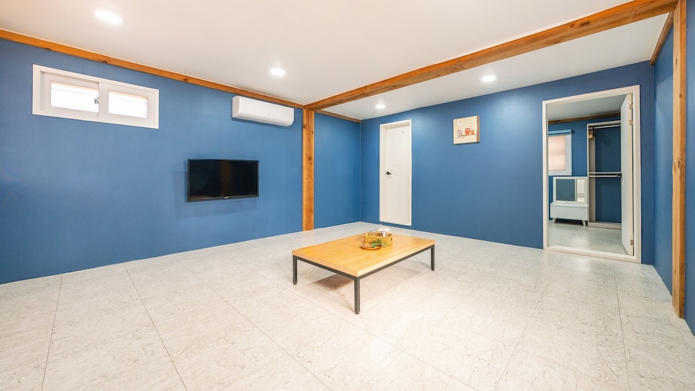 Gyeongju Aratteul Hanok Pet Pension