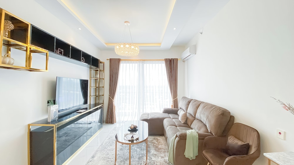 Best Deal and Strategic 3BR Apartment Sky House BSD