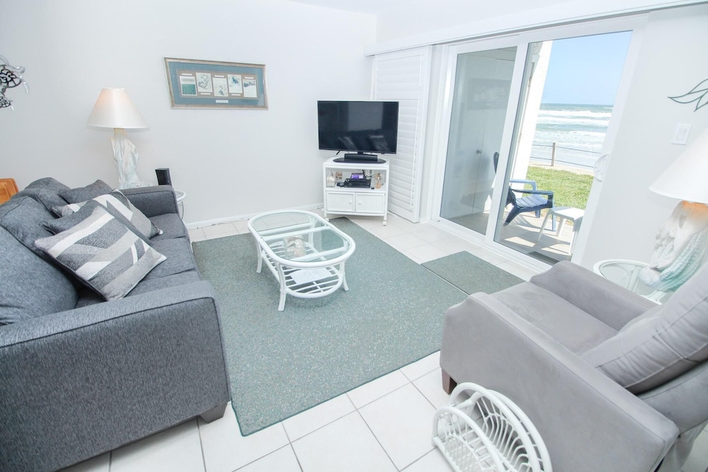 Colony Beach Club 126