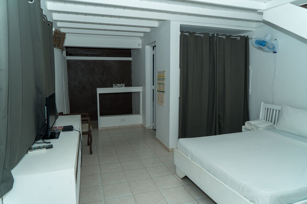 Afreeka Beach Hostel & Music Bar