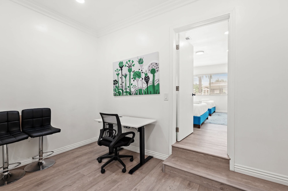Spacious Bright Home Fully Equipped