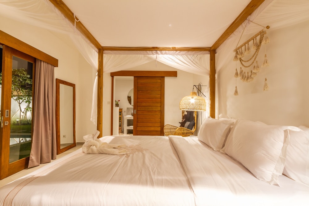 Villa Namu by Alfred in Bali - Family 5 BD Dream in Seminyak Oberoi Beach