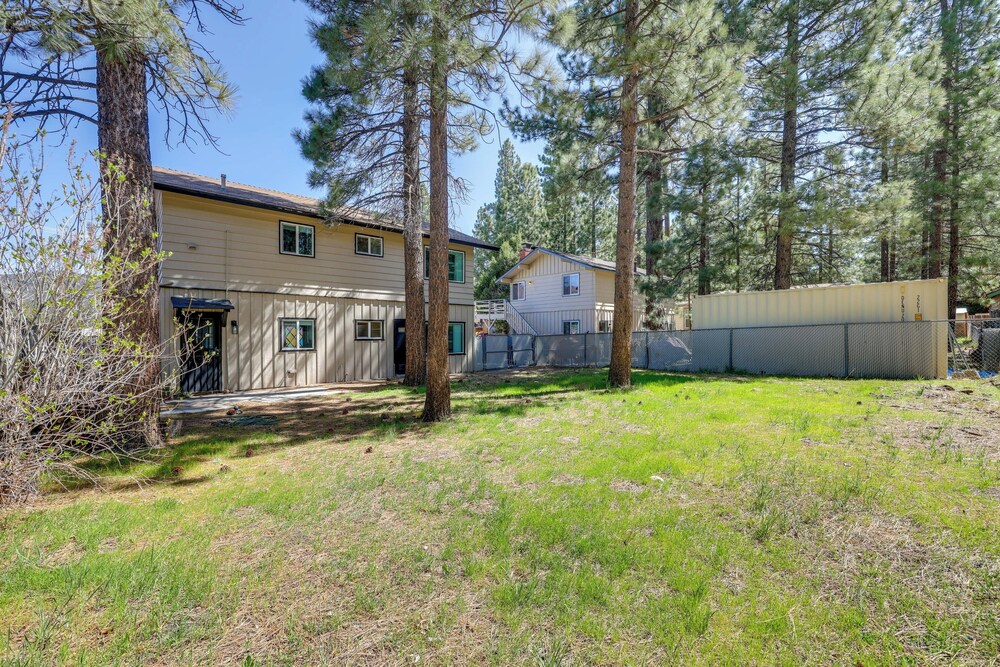 2 Mi to Trails: Modern Mountain Condo in Big Bear
