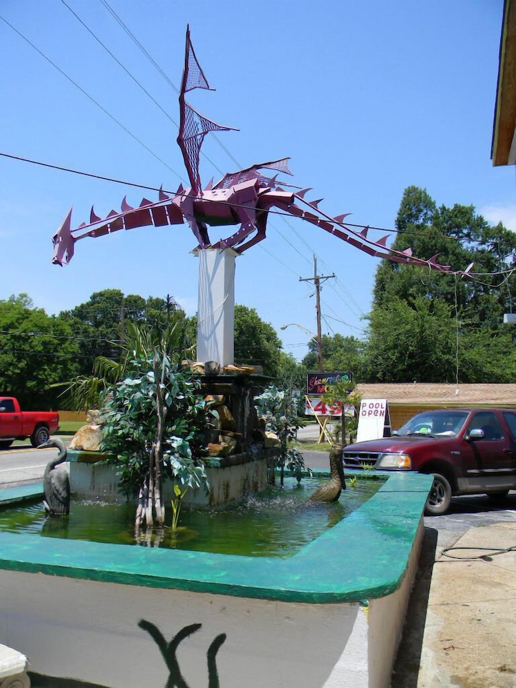 Little Shamrock Motel