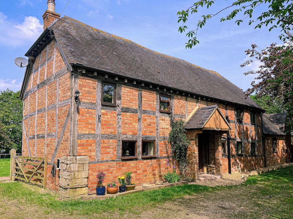 The Threshing Barn-Stunning 5 BD Retreat